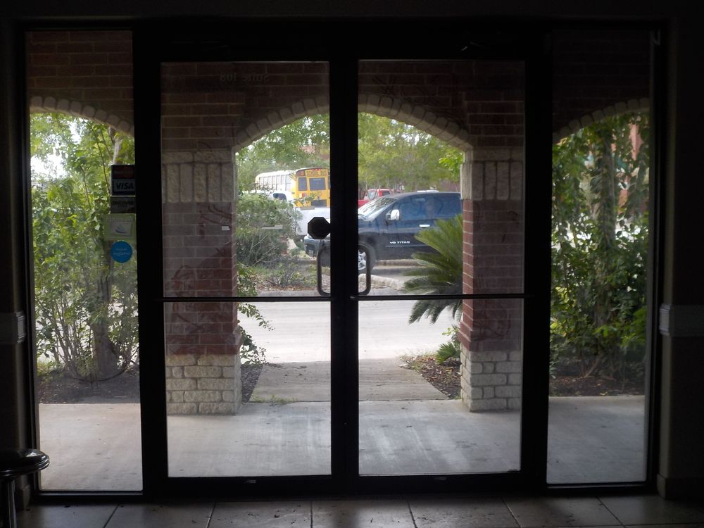 Tejon Plaza: 1601 Alton Gloor , Brownsville, TX 78526